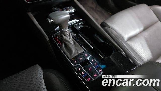 Kia K7 2017 — photo 12
