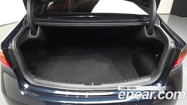 Kia K7 2017 — photo 26