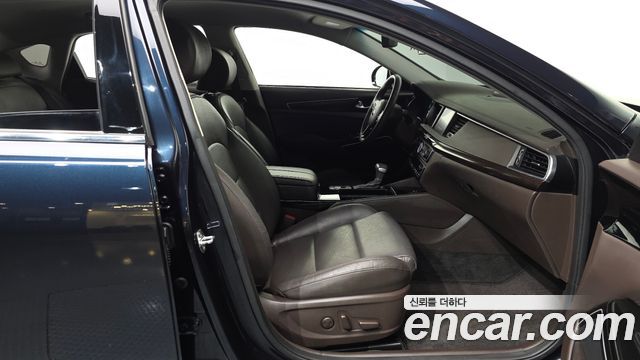 Kia K7 2017 — photo 16