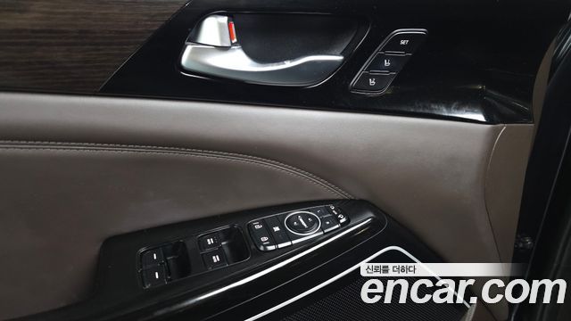 Kia K7 2017 — photo 27