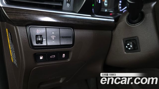 Kia K7 2017 — photo 30