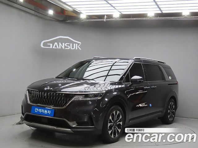 Kia Canival 2023 — photo 2