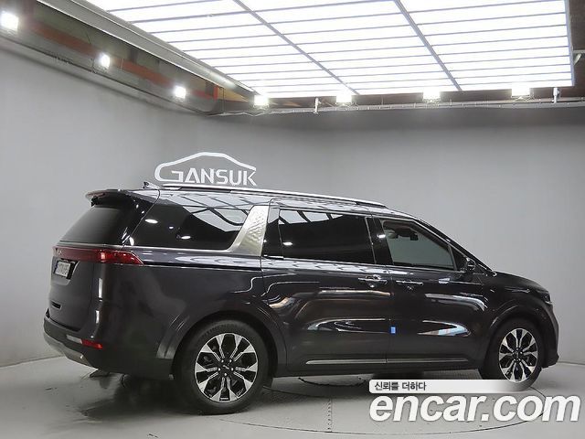 Kia Canival 2023 — photo 4