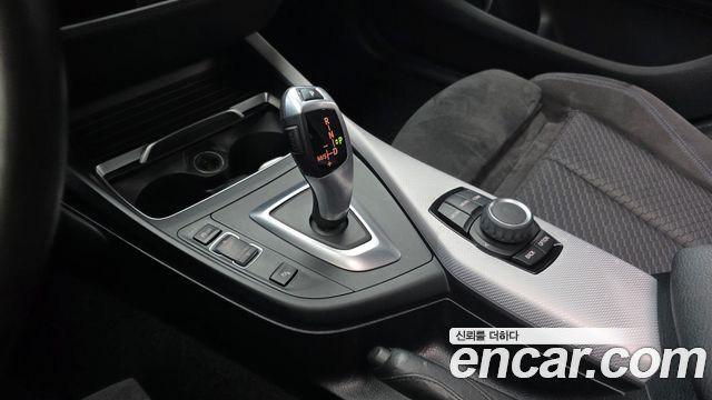BMW 1-Series 2018 — photo 12