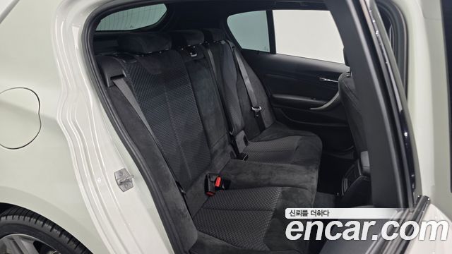 BMW 1-Series 2018 — photo 17