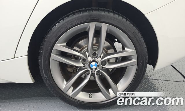 BMW 1-Series 2018 — photo 7
