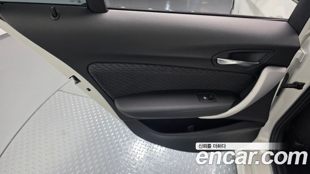 BMW 1-Series 2018 — photo 15