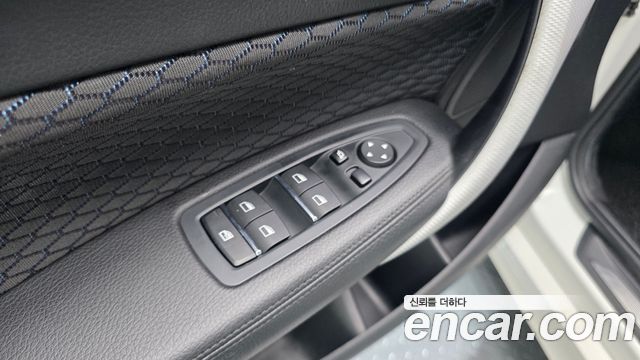 BMW 1-Series 2018 — photo 28