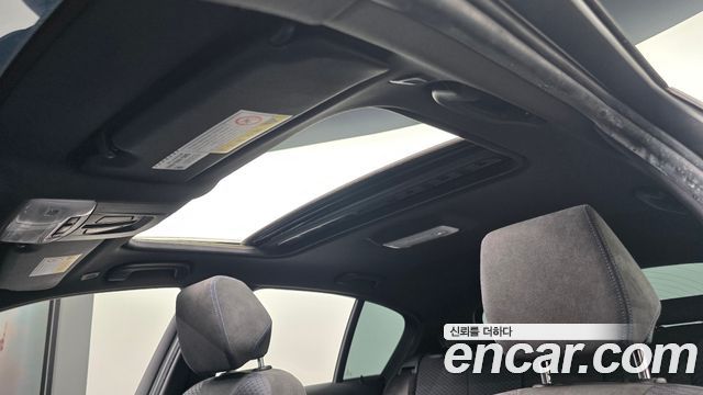 BMW 1-Series 2018 — photo 32
