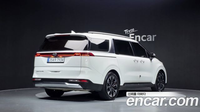 Kia Canival 2021 — photo 2