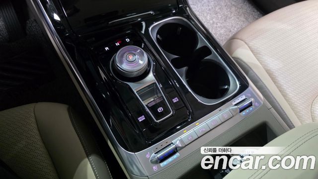 Kia Canival 2021 — photo 12