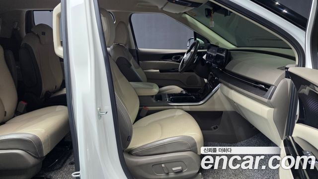 Kia Canival 2021 — photo 17