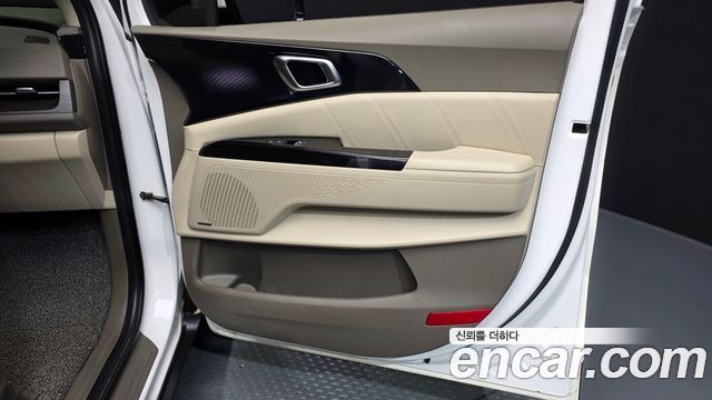 Kia Canival 2021 — photo 15