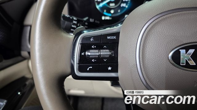 Kia Canival 2021 — photo 31