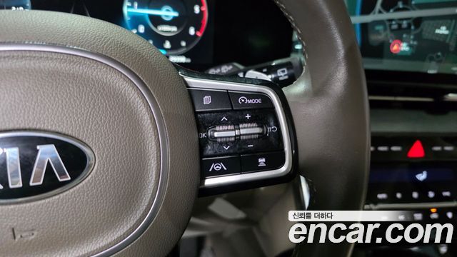 Kia Canival 2021 — photo 33