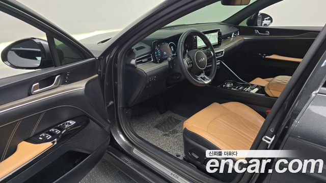 Kia K5 2023 — photo 10