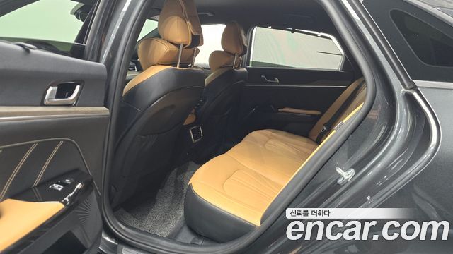 Kia K5 2023 — photo 11
