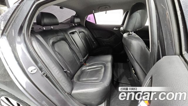 Kia K5 2013 — photo 17