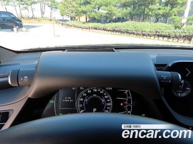 Lexus ES 2024 — photo 11