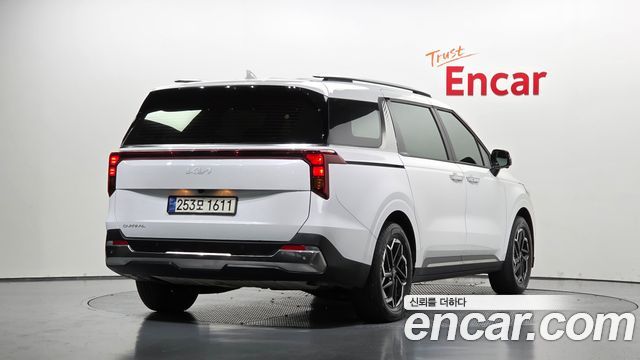 Kia Canival 2024 — photo 2