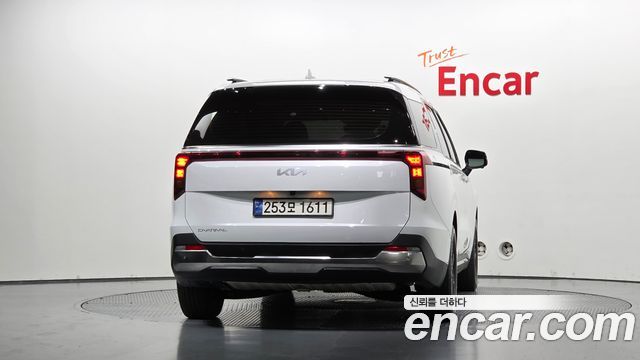 Kia Canival 2024 — photo 4