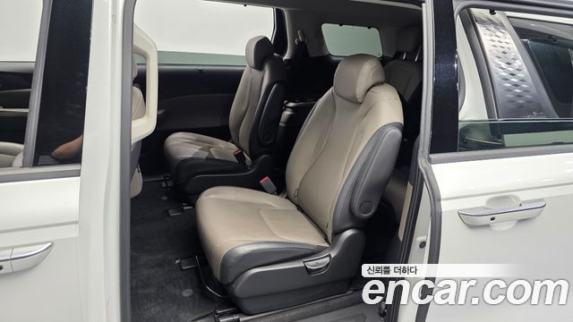 Kia Canival 2024 — photo 16
