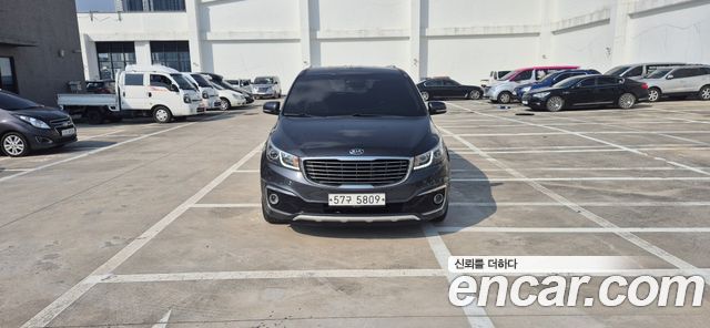 Kia Canival 2018 — photo 1