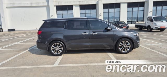Kia Canival 2018 — photo 5