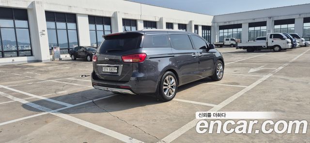 Kia Canival 2018 — photo 6