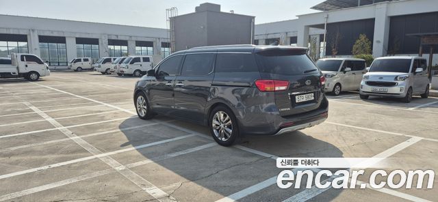 Kia Canival 2018 — photo 7