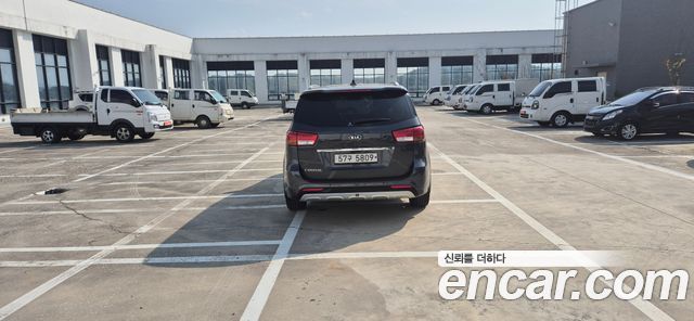 Kia Canival 2018 — photo 8