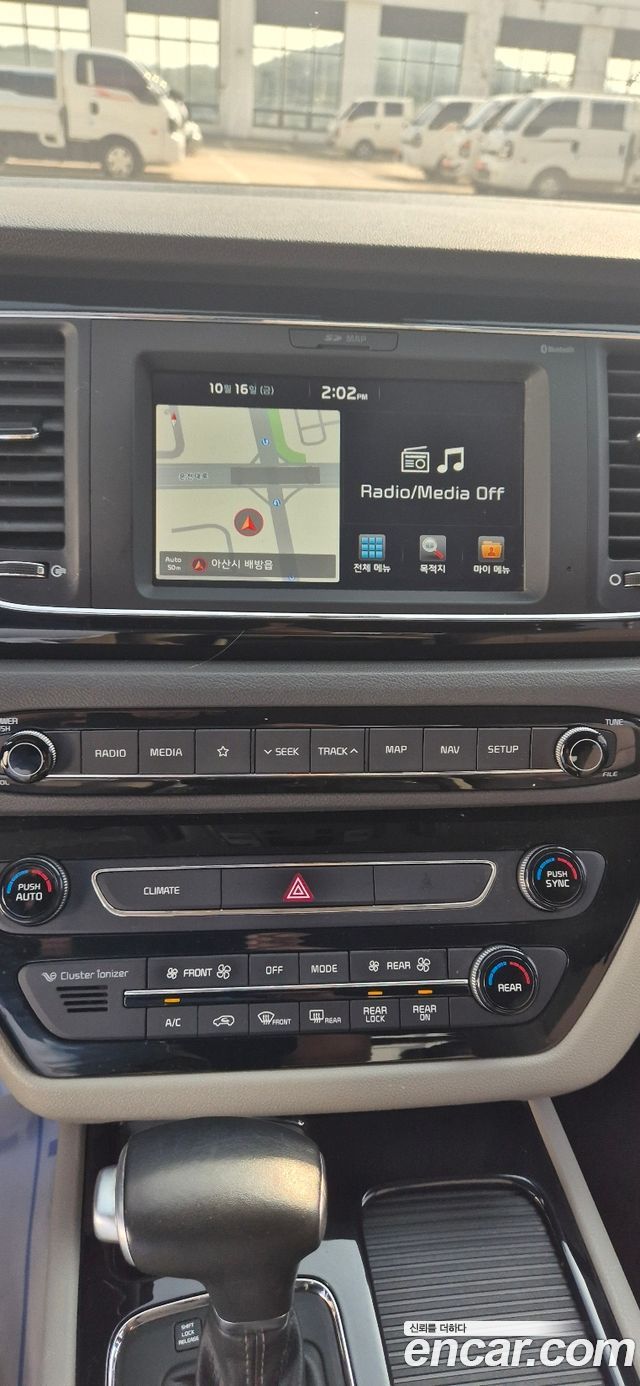 Kia Canival 2018 — photo 12