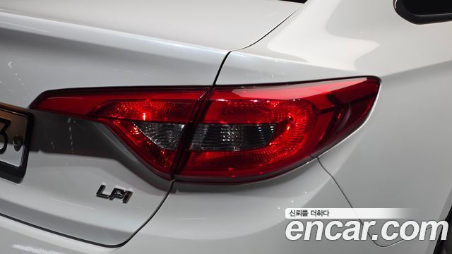Hyundai Sonata 2015 — photo 9
