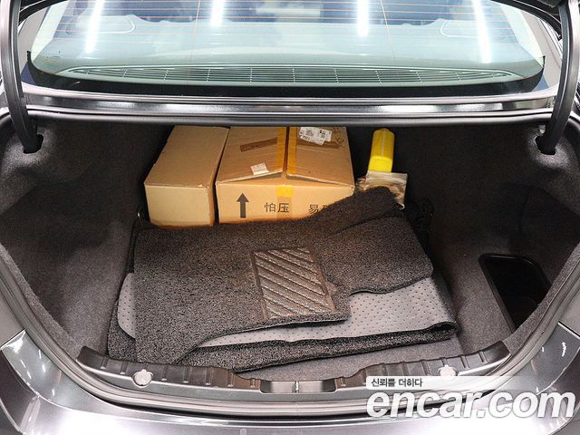 BMW 5-Series 2011 — photo 5
