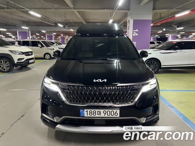 Kia Canival 2023 — photo 1