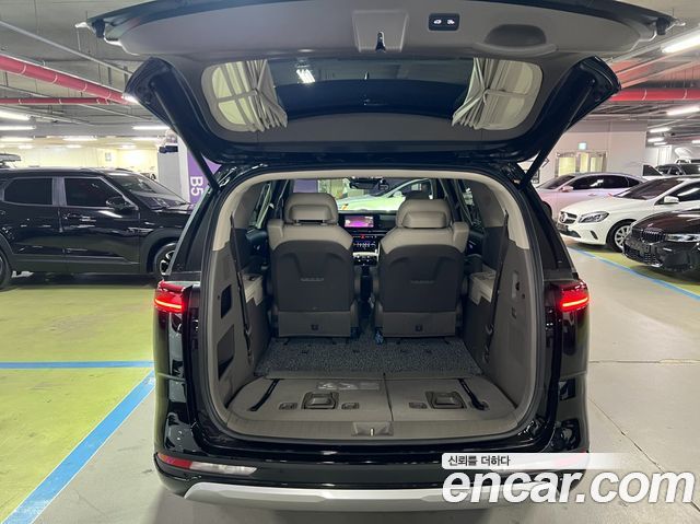 Kia Canival 2023 — photo 6
