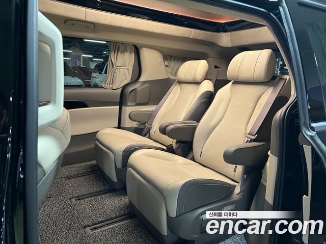 Kia Canival 2023 — photo 8