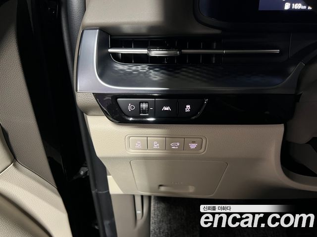Kia Canival 2023 — photo 16