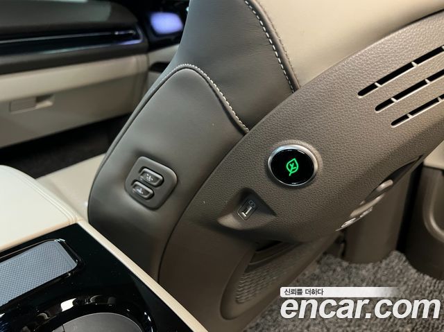 Kia Canival 2023 — photo 17