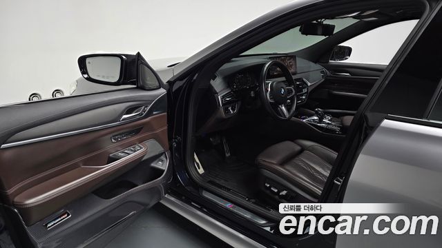 BMW Gran Turismo 2021 — photo 13