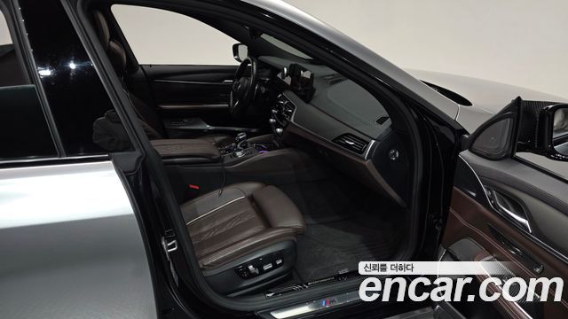 BMW Gran Turismo 2021 — photo 17