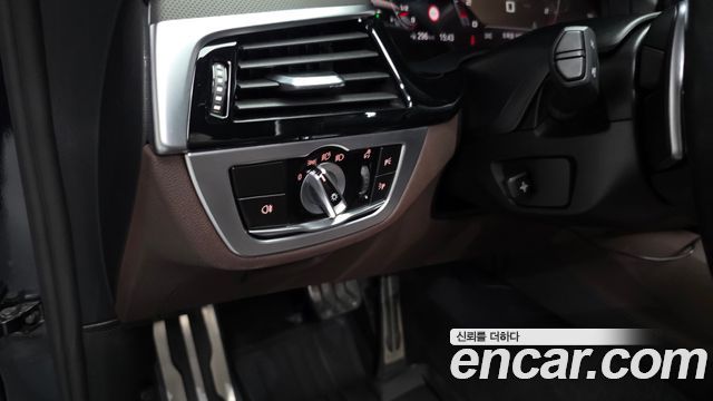 BMW Gran Turismo 2021 — photo 29