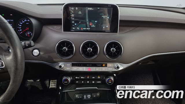 Kia Stinger 2018 — photo 19