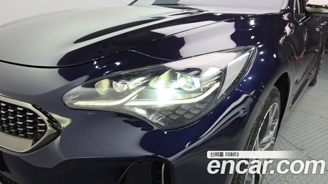 Kia Stinger 2018 — photo 8