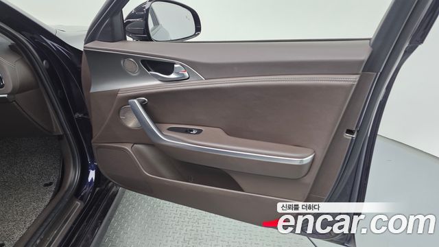 Kia Stinger 2018 — photo 14