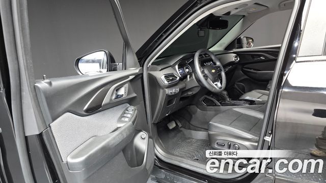 Chevrolet Korea Trailblazer 2022 — photo 13