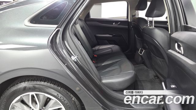 Kia K5 2022 — photo 17