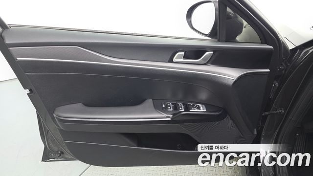 Kia K5 2022 — photo 14