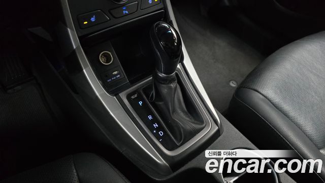 Hyundai AVANTE 2015 — photo 9