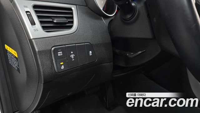 Hyundai AVANTE 2015 — photo 15